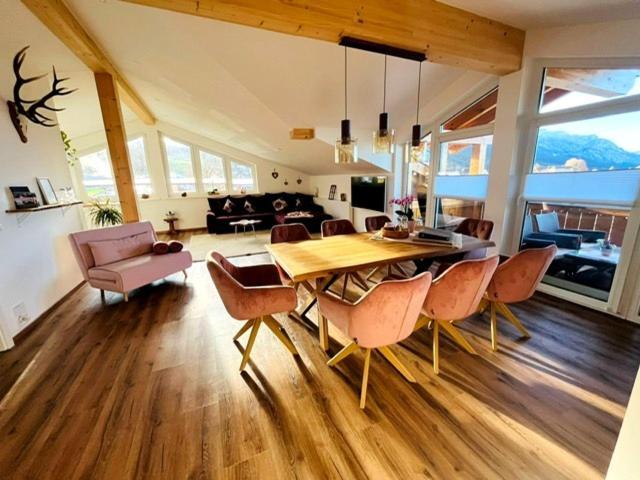 23 Neu Erbaute Ferienwohnung Mit Schloss- Und Panoramablick Halblech Esterno foto